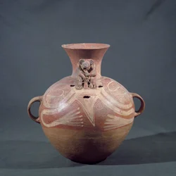 Funeraire urn met gaten uit Utatlan (Cumarcaaj), Quiche, Guatemala, Centraal-Amerika, Postklassieke Periode